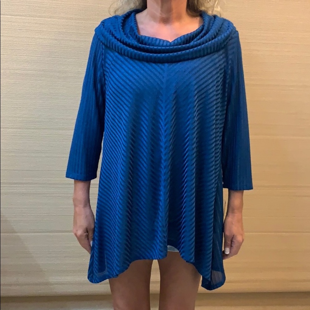 Navy blue 3/4 sleeve blouse